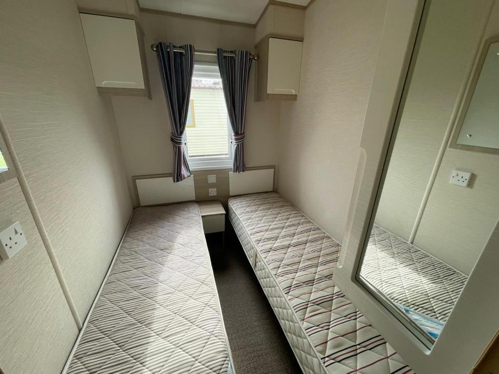 Pg177 Golden Palm Resort 8 Berth Caravan With Decking 查珀尔圣伦纳兹 外观 照片