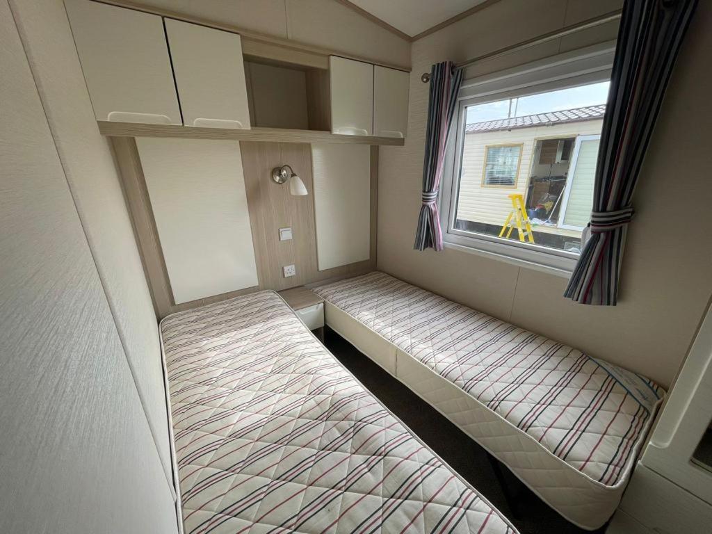 Pg177 Golden Palm Resort 8 Berth Caravan With Decking 查珀尔圣伦纳兹 外观 照片